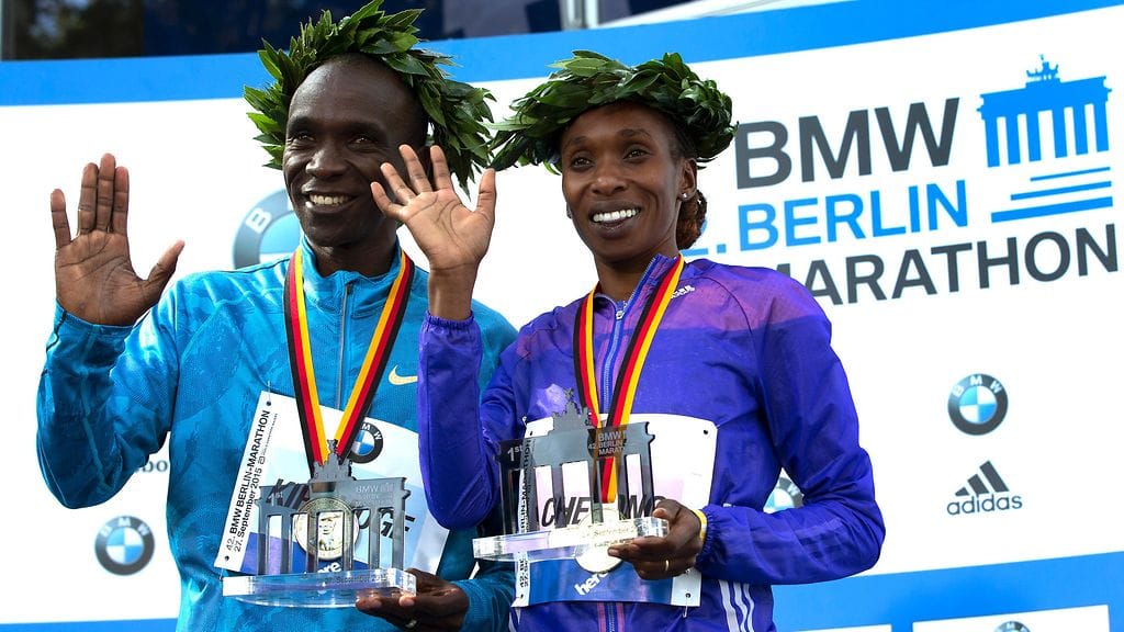 Berliinin maratonin voittajat: Eliud Kipchoge ja Gladys Cherono