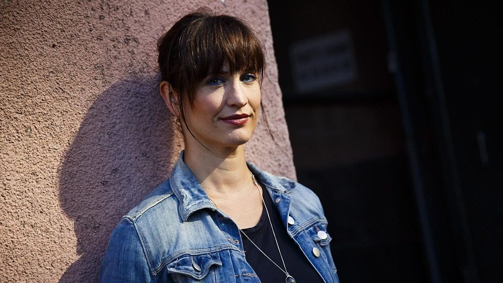 Maija Vilkkumaan biisissä kuultu kohtalo järkyttää Vain elämää -kollegoita.