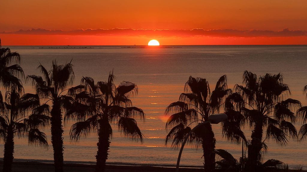 Auringonlaskua Malagassa.