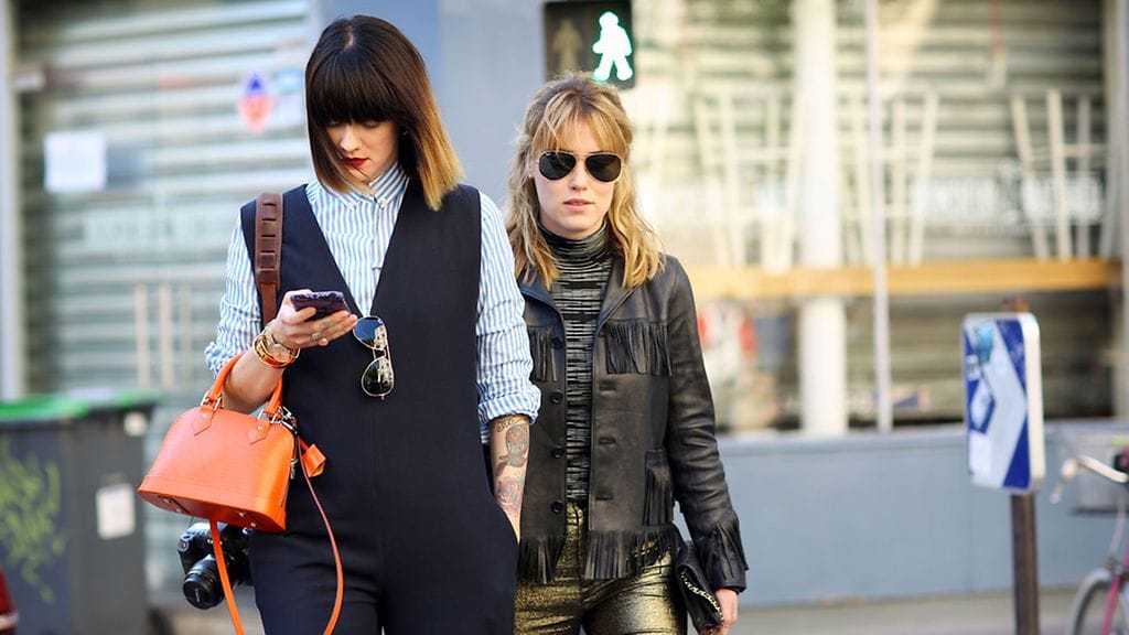 Marianne ja Annabel Pariisin muotiviikoilla.