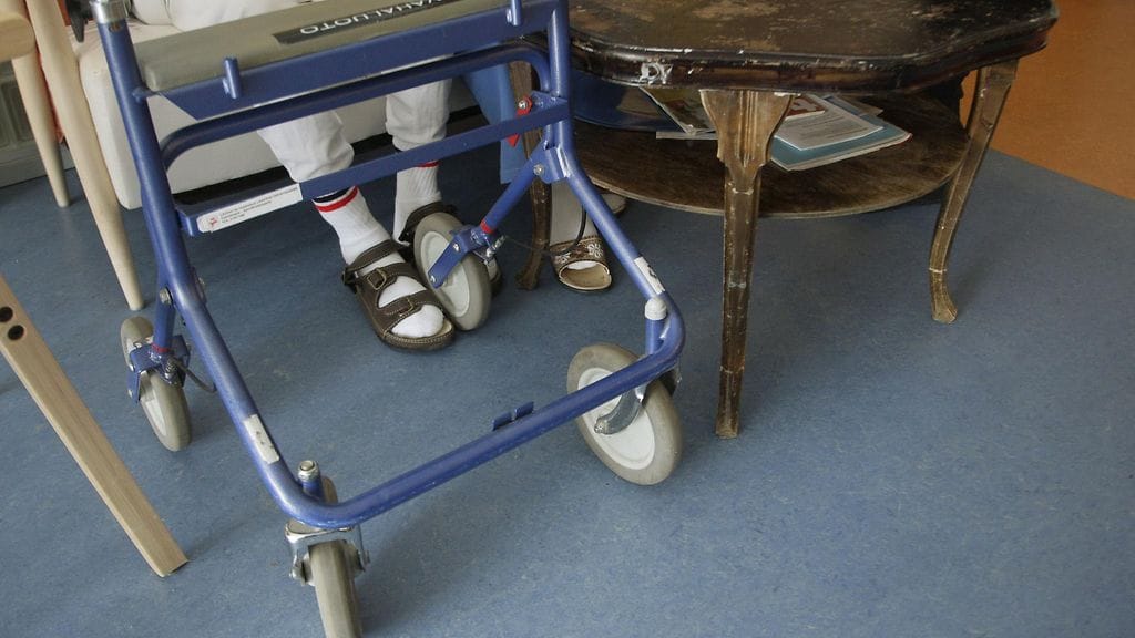 Valviran tuoreen kyselyn mukaan vanhusten oikeus hyvään kohteluun ei toteudu kaikissa vanhustenhuollon yksiköissä. Osassa niistä käytetään karkeaa, epäasiallista tai lapsenomaista kieltä päivittäin, viikoittain tai kuukausittain. Lisäksi vanhuksia määräillään, rangaistaan tai moititaan yhtä usein.