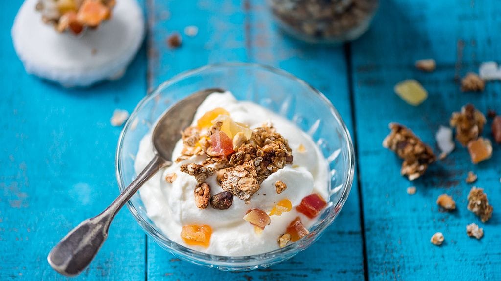 Granola maistuu hyvin vaikkapa jogurtin seurana.