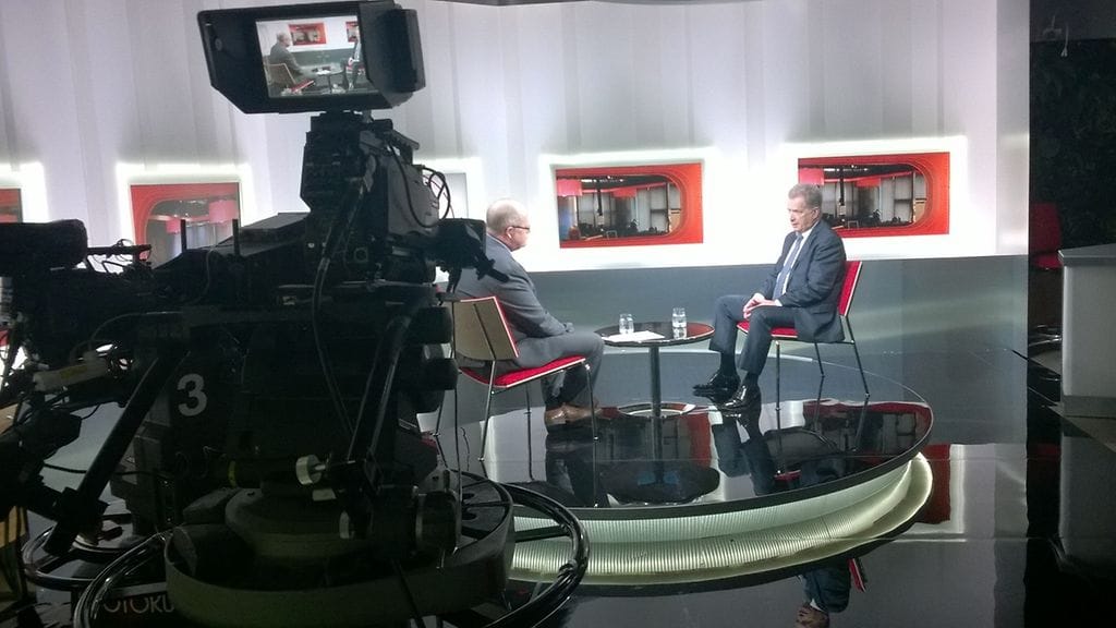 Sauli Niinistö Uutisextran ensivieraana 3.10.2015