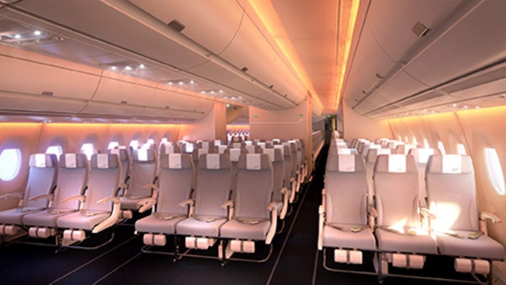 Koneen eilinen lento Helsingistä Bangkokiin jouduttiin perumaan, ja sen myötä myös paluulento Helsinkiin jää lentämättä.