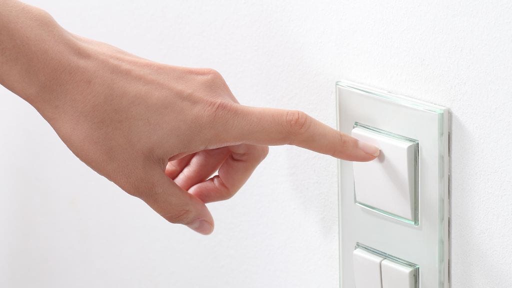 Valot kannattaa sammuttaa niistä huoneista, joissa ei sillä hetkellä oleilla.