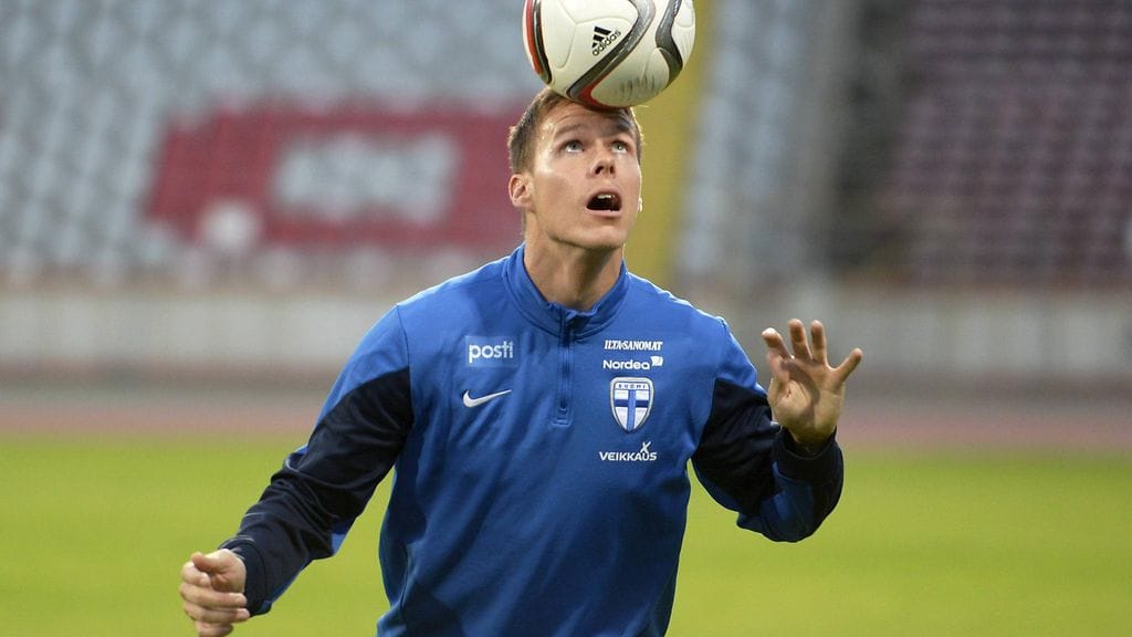 Niklas Moisander on maajoukkueen kapteeni.