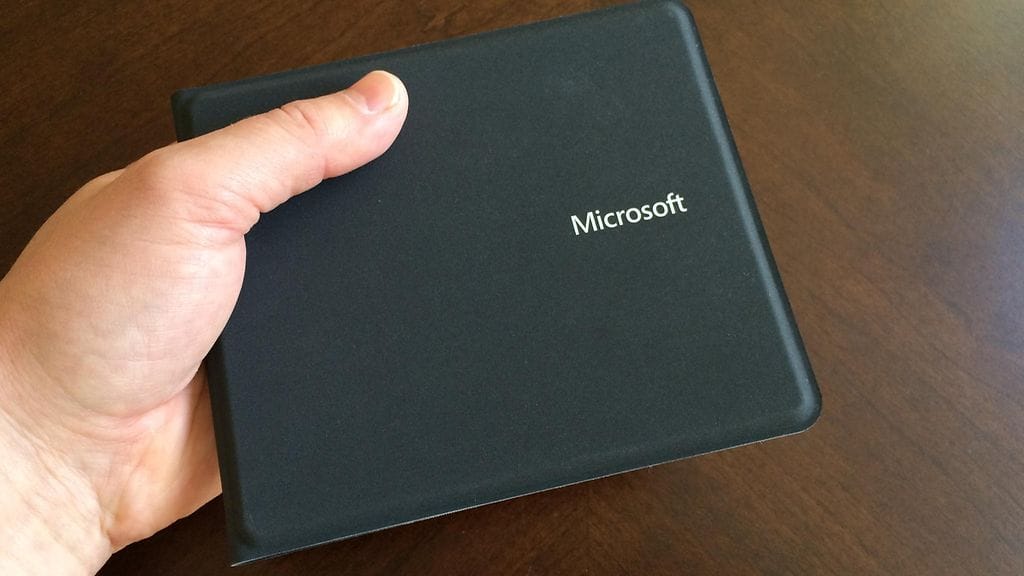 Universal Foldable Keyboard -näppäimistö liittyy selvästi Microsoftin visioon, jossa kännykkä voi toimia myös täysiverisenä tietokoneena.