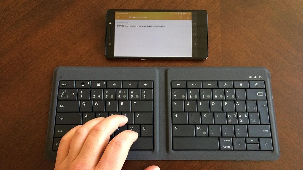 Microsoft Universal Foldable Keyboard -näppäimistö