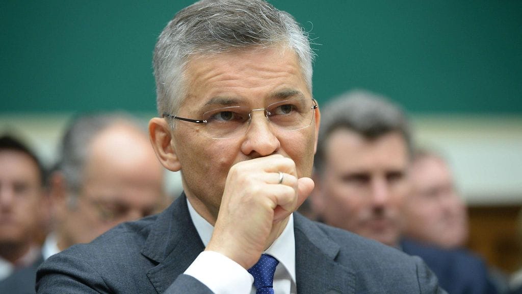 Volkswagenin Yhdysvaltojen johtaja Michael Horn kertoi tiistaina kuulleensa toukokuussa 2014, etteivät yhtiön valmistamat autot olleen linjassa päästöstandardien kanssa.