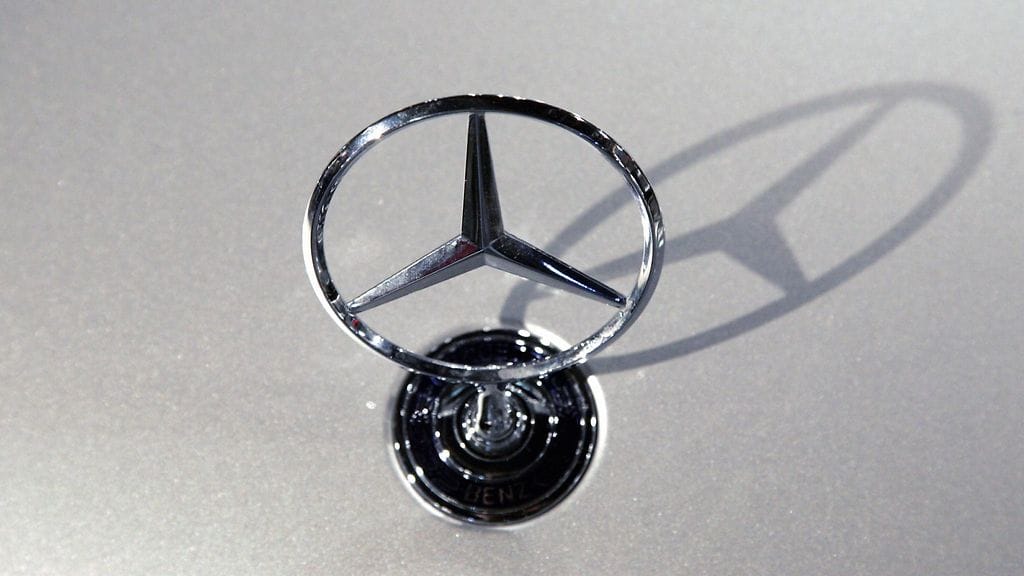 Mercedes-Benz on Daimler AG:n merkki.