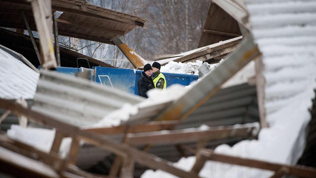10-vuotias tyttö kuoli ja neljä muuta ihmistä loukkaantui ratsastuskoulun maneesirakennuksen romahdettua Laukaassa helmikuussa 2013.