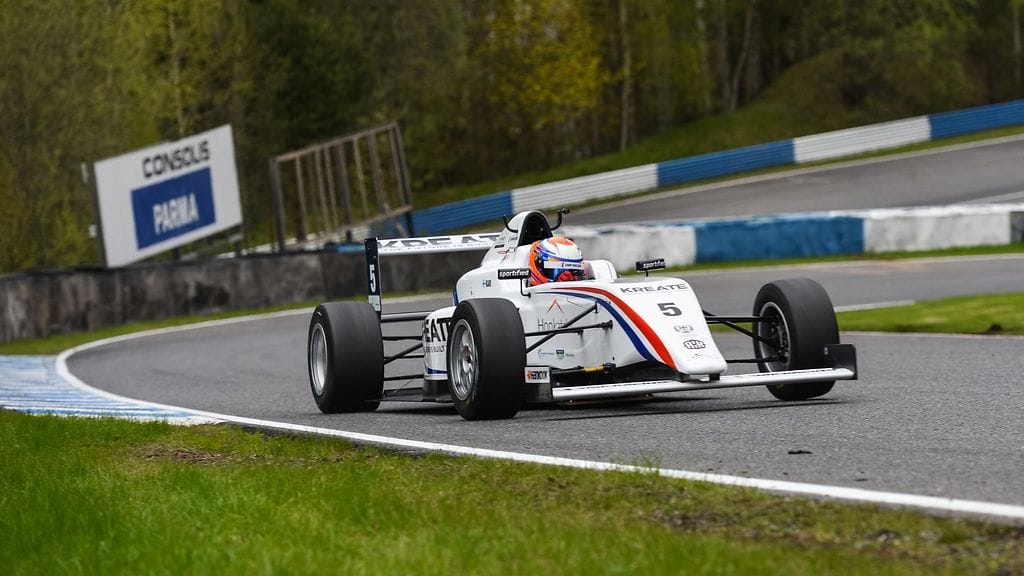 Niko Kari F4-autossa