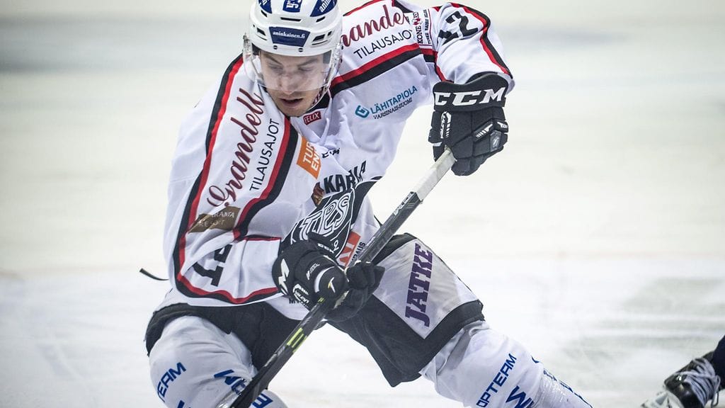 Dave Spina hääri ottelun tähtenä Turussa tehopisteillä 2+3.