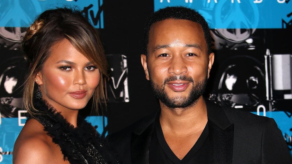 Tähtipariskunta odottaa ensimmäistä lastaan.