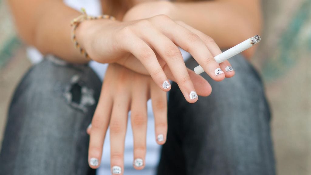 Tupakoinnin lopettaminen onnistuu varmimmin yhdistelmähoidolla, kertoo dosentti Anu Louko.