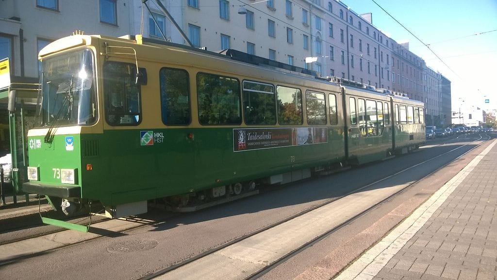 Turma sattui linjan 9 -raitiovaunulle. Kuvituskuva.