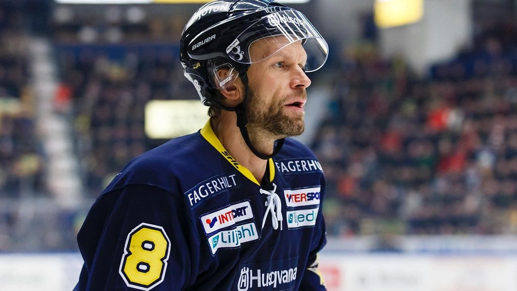 Jere Karalahti puhuu taas Jukureista.