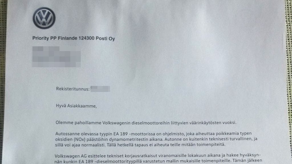 Suomalaisille Volkswagen-omistajille lähetetty kirje, kuvattuna 16. lokakuuta 2015.