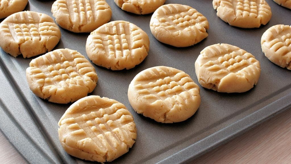 Vain kolme raaka-ainetta ja lopputuloksena herkulliset keksit.