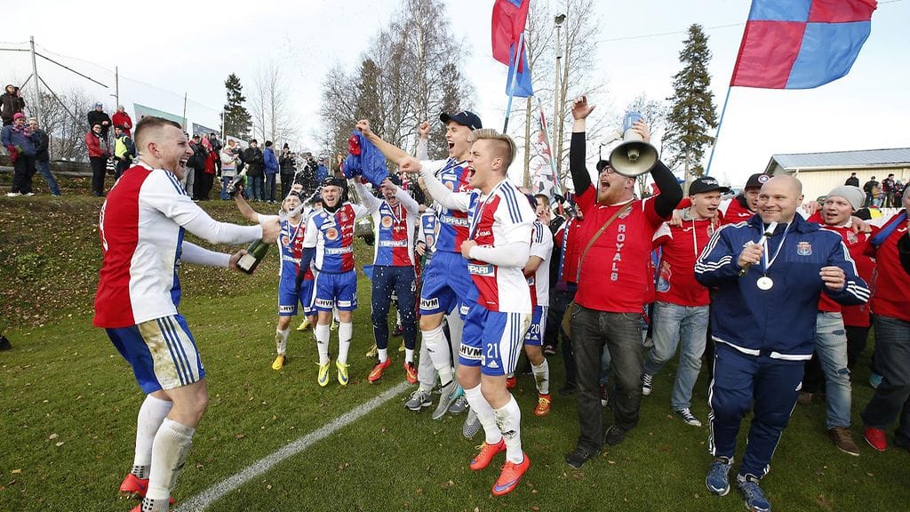 PS Kemin nousujuhlaa