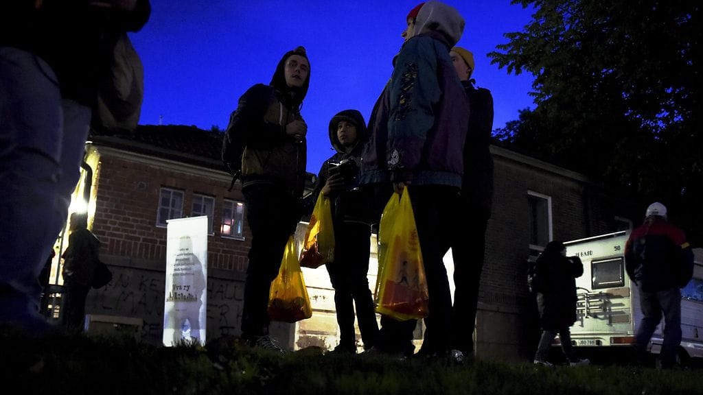 Arkistokuva. Unelmien miehet -yhtye esiintyi Asunnottomien yö -tapahtumassa Dallapen puistossa Helsingissä 17. lokakuuta 2015.