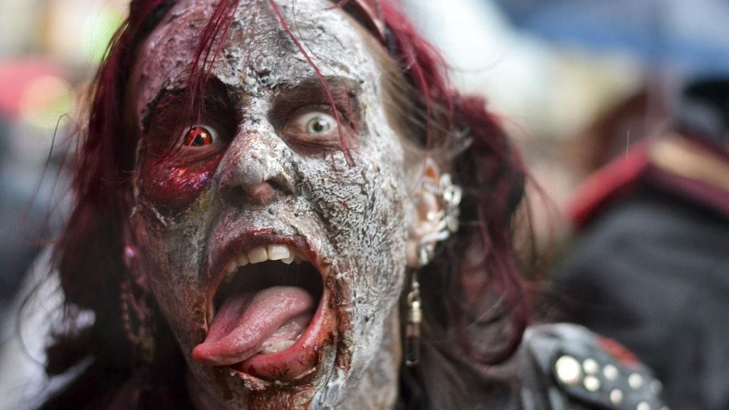 Toronton vuosittaiseen Zombie-kävelyyn osallistuu näin onnistuneita hirviöitä, mutta kaikki eivät osaa pukeutumista yhtä hyvin...