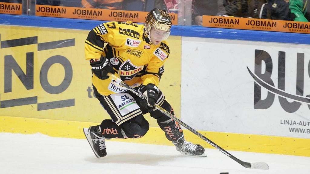 Mikael Ruohomaa sivalsi kaksi maalia HPK:ta vastaan.