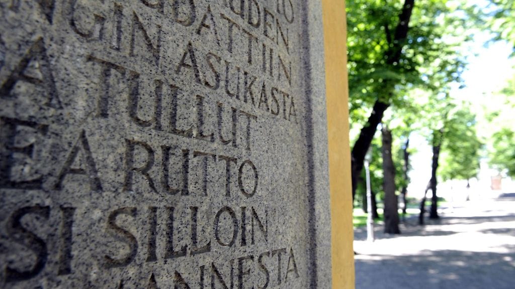 Rutto on koetellut Helsinkiäkin. Siitä muistona on Helsingin keskustassa sijaitseva Vanha kirkkopuisto, jota kutsutaan yleisesti Ruttopuistoksi. Ruttopuistossa sijainneeseen hautausmaahan haudattiin 1700-luvulla ruttoon kuolleita.
