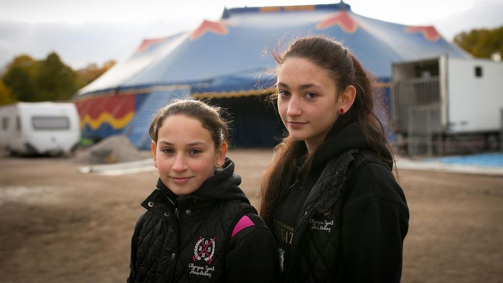 Sofia (vas.) ja Maria Cordwell-Ignatova ovat syntyneet sirkukseen.