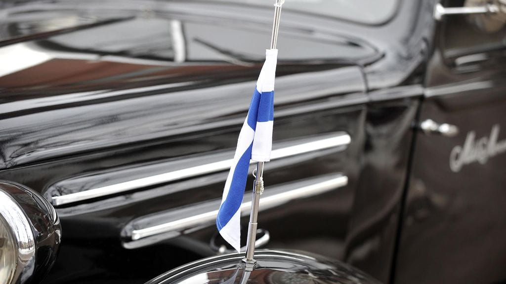 Lippu puolitangossa, viimeisellä matkalla.