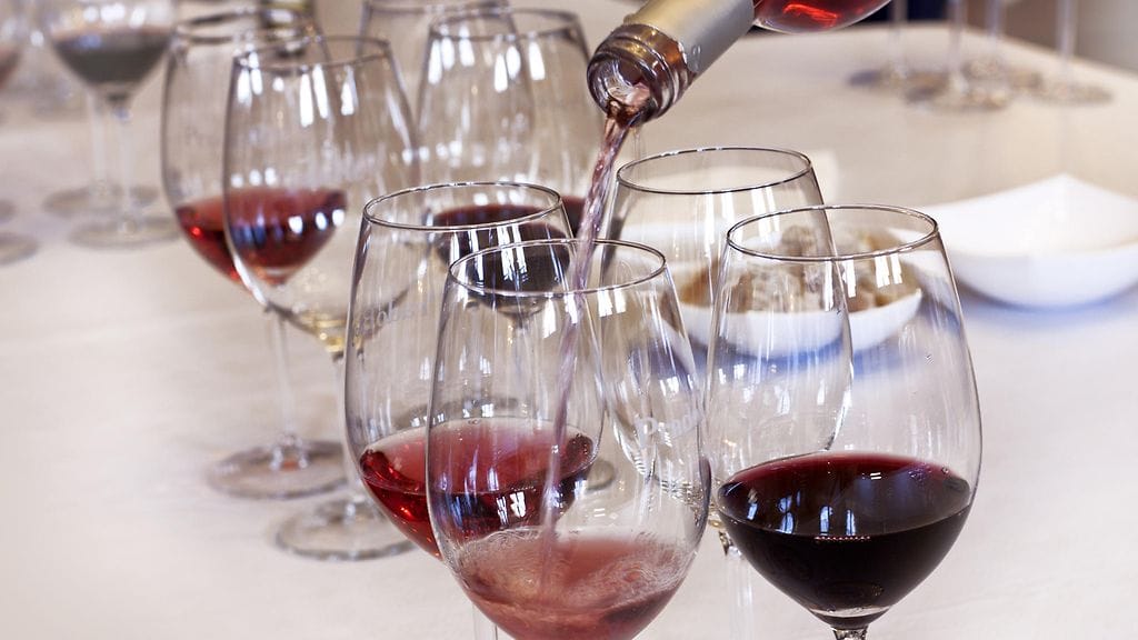 Viinitastingissä viinienn määrä ei ratkaise, vaan jo muutama pullo riittää.