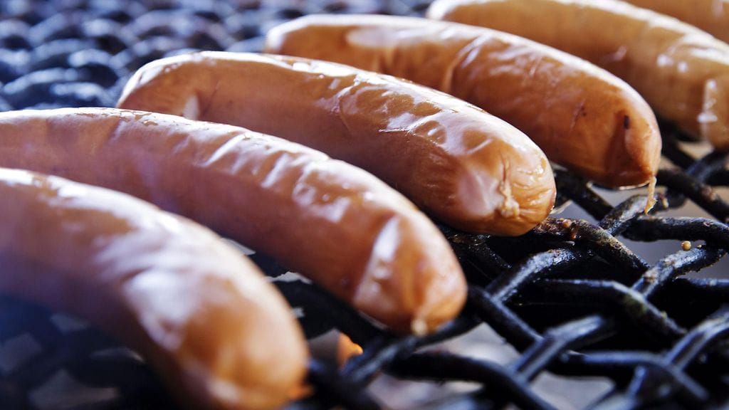 Makkara maistuu suomalaisille perinteisesti vappuna.