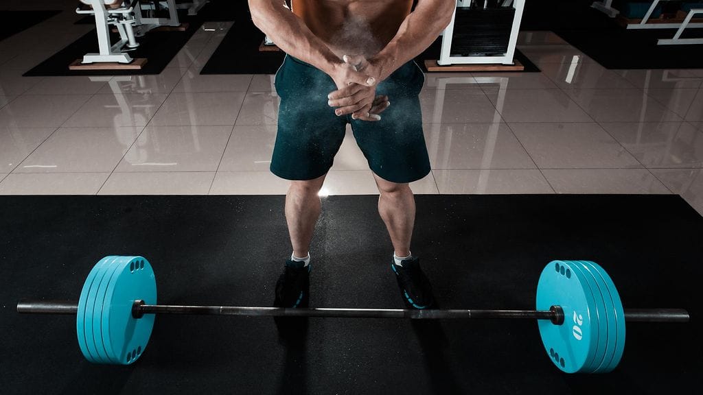 Angel haluaisi vielä pudottaa kymmenisen kiloa. Sitten hän olisi tavoitepainossaan, 90 kilossa. Mies on kuitenkin lakannut tuijottamasta vaakaa, sillä tärkeämpää on sada lihaksia ja parantaa painonnosto- ja voimaharjoittelun tuloksia. Kuvituskuva.