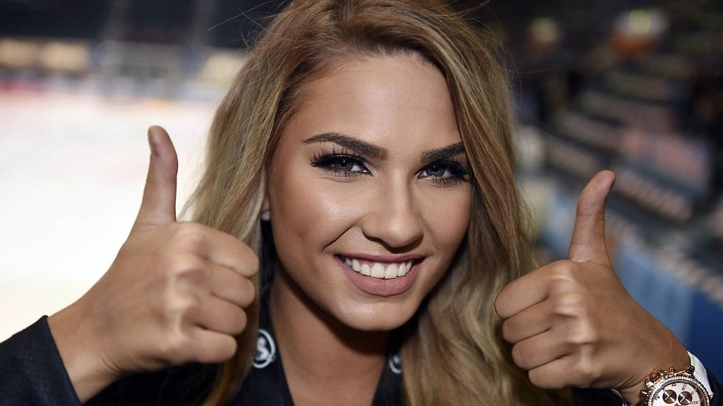 Vielä huhtikuussa 2015 Rosa-Marialla oli vaaleat hiukset.