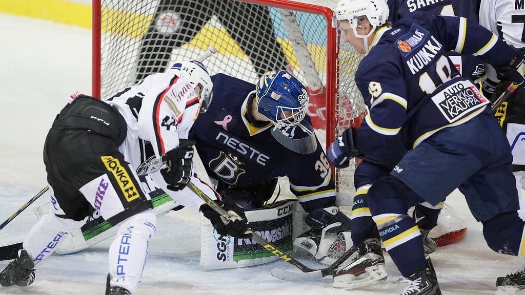 Sinipaitainen Blues-joukkue on liigan hännillä.