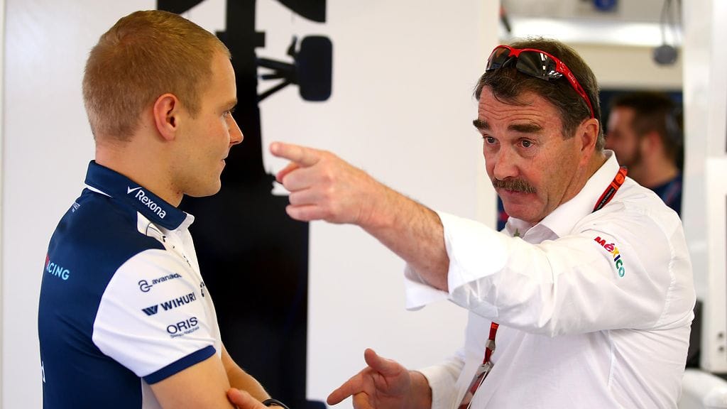Nigel Mansell antoi Valtteri Bottakselle ohjeita vuonna 2015.