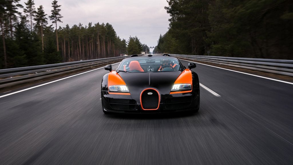 Bugatti Veyron oli aikanaan maailman nopein sarjatuotantoauto.