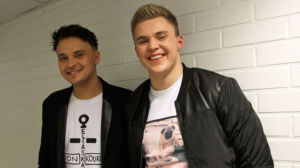 Elias Kaskinen (oik.) teki kohtalokkaan kömmähdyksen Leijonien jääkiekkomatsissa.