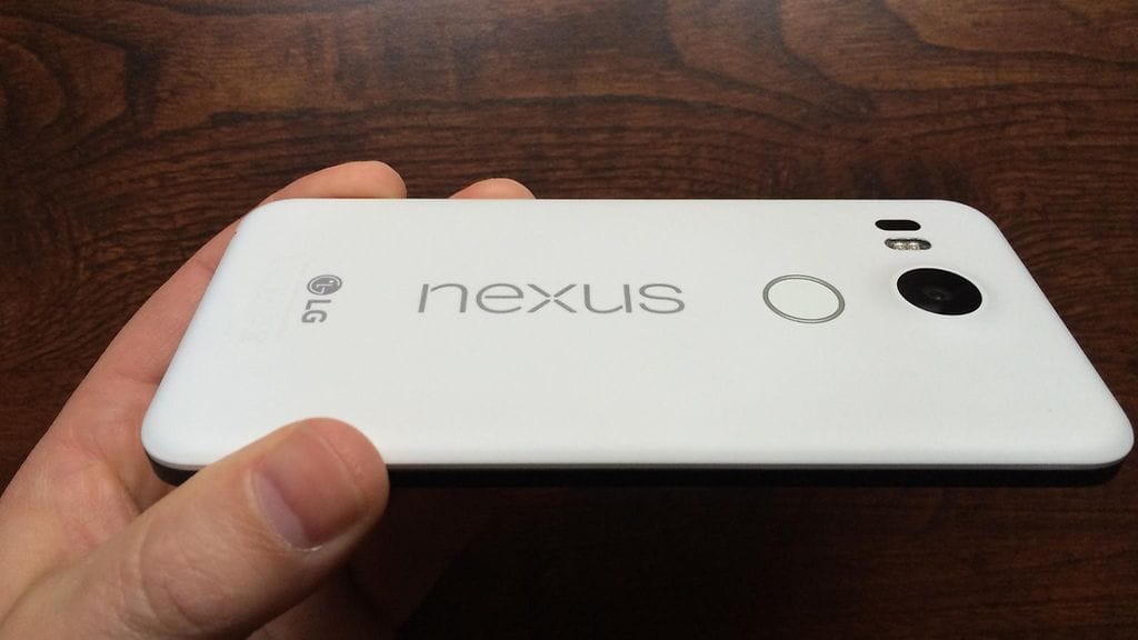 Nexus 5X -Androidkännykkä tarjoaa puhtaan Andrdoid-kokemuksen.