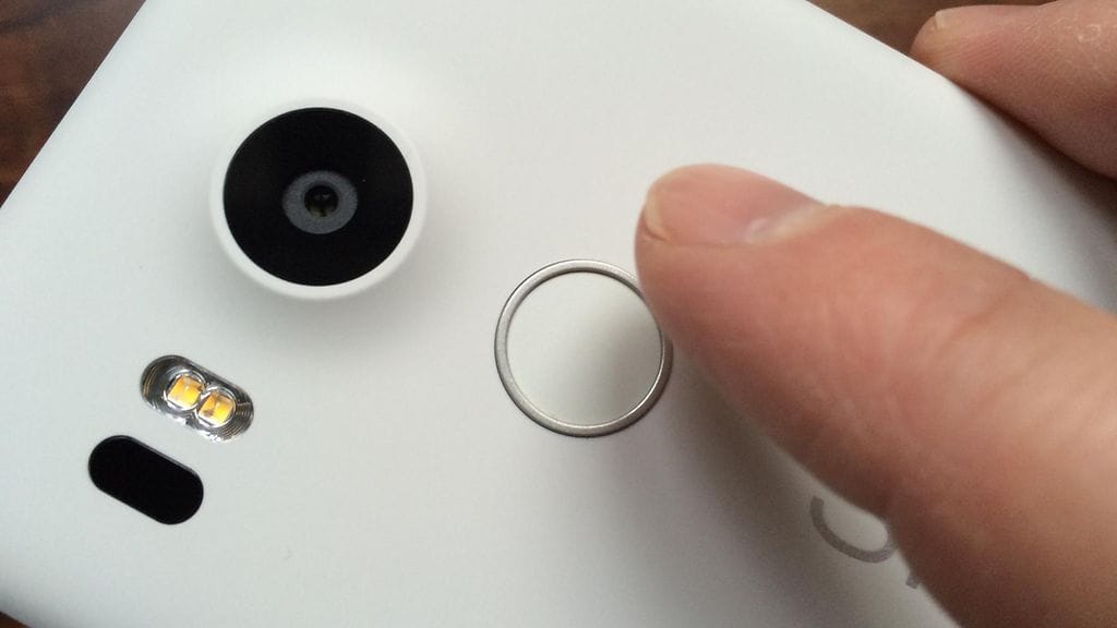 Vanhaa kännykkää voi käyttää kodin turvakamerana, kunhan takakamera vain on toimintakuntoinen.