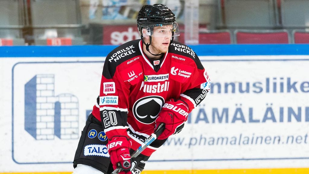 Niko Ojamäki ampui limpun kahdesti Ilveksen maaliin.