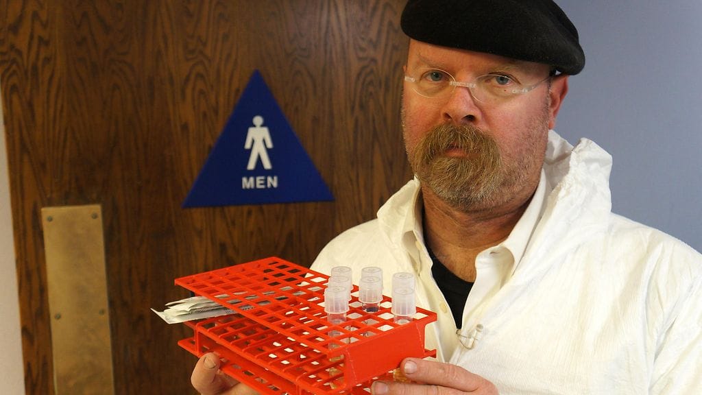 Jamie Hyneman ratkoi Myytinmurtajat-sarjassa monia urbaanilegendoja.