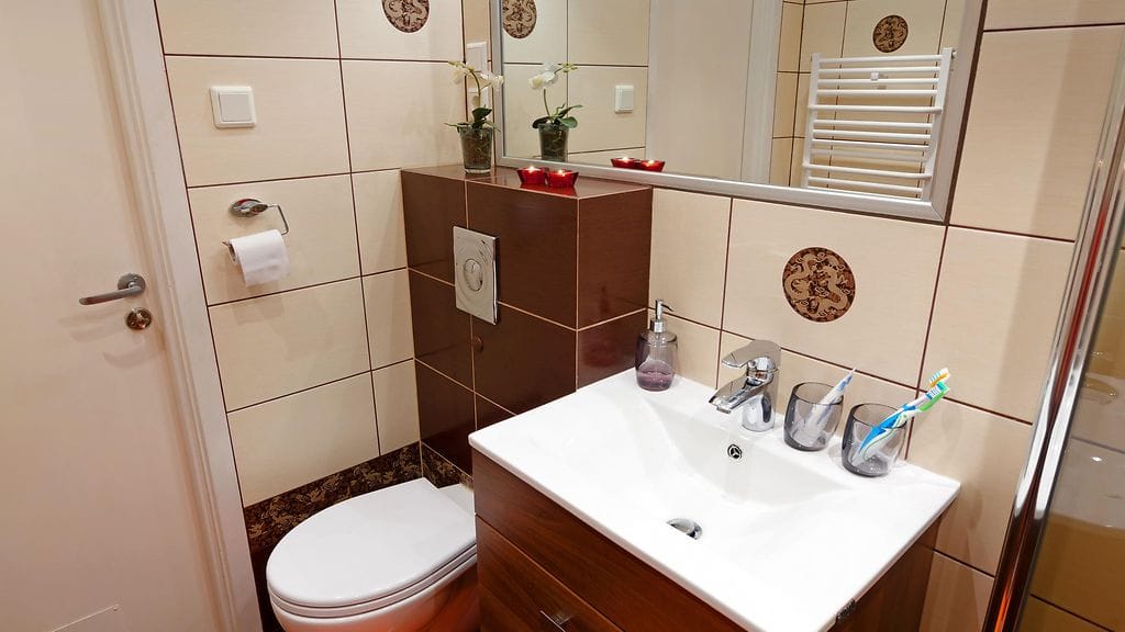 Kylpyhuone on herkkä kosteusvaurioille.