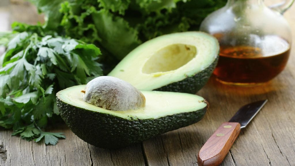 Avokado on monikäyttöinen hedelmä.