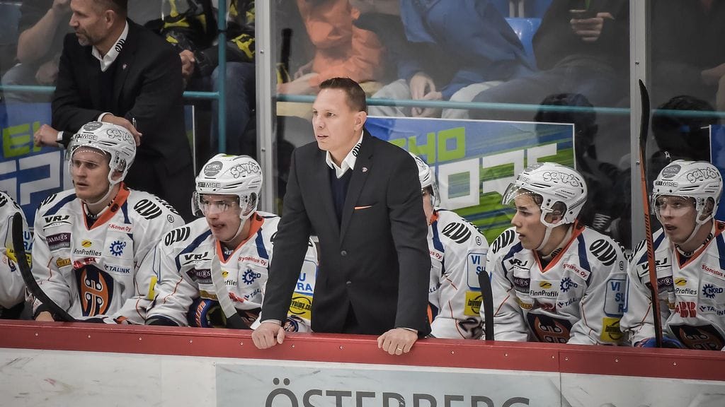 Jussi Tapolan luotsaama Tappara komeilee sarjataulukon kärjessä.