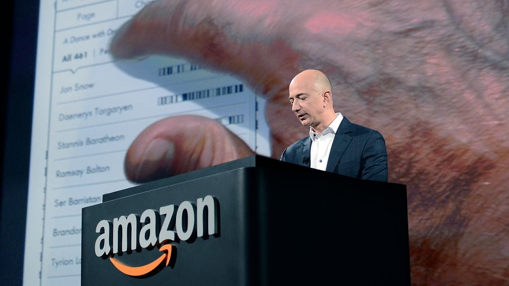Amazon-verkkokaupan toimitusjohtaja Jeff Bezos esitteli syyskuussa sähköisen Kindle-kirjan uusia ominaisuuksia.