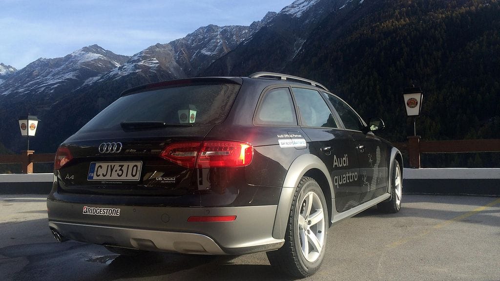 Alppimaajoukkueen Audi A4 Allroad.