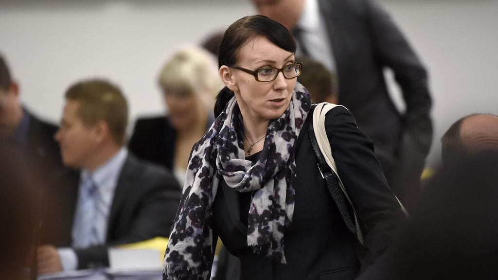 Sosiaali- ja terveysministeri Hanna Mäntylä eduskunnan täysistunnossa Helsingissä 3. marraskuuta 2015.