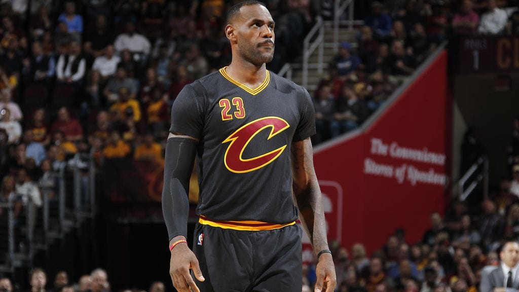 LeBron James johdatti Clevelandin neljänteen peräkkäiseen voitton luvuin 96-86.