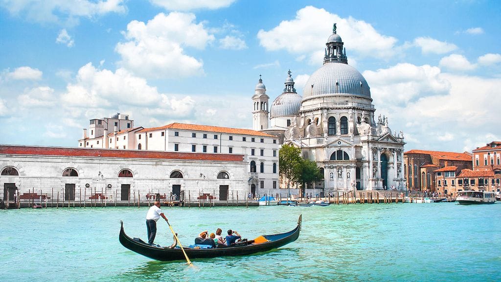 Italia on yksi suosituimmista Euroopan lomakohteista.